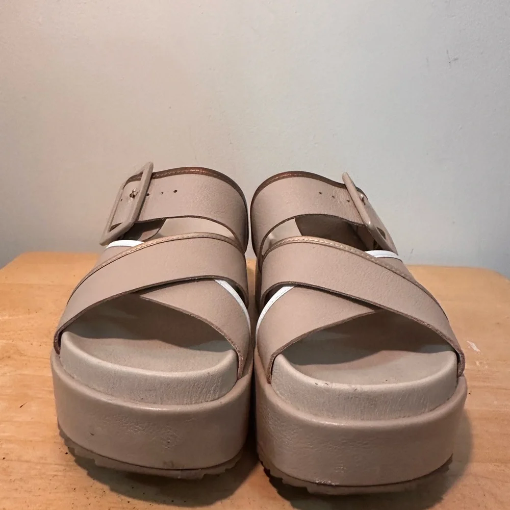 Matisse Stylish Tan Platform Sandals - Picture 4 of 7